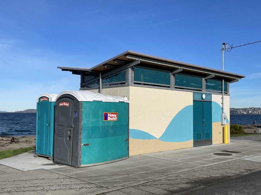 Find Beach Restrooms Near Me: Accurate Locations & Hours
