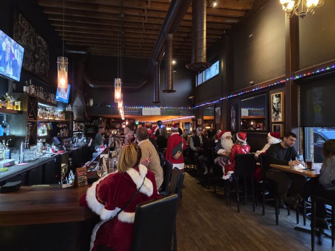 WEST SEATTLE WEEKEND SCENE: Santa Pub Crawl, second decade!
