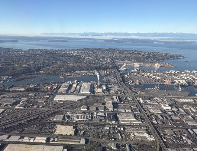 School open houses, bird-book launch, meetups, more for your West Seattle Thursday