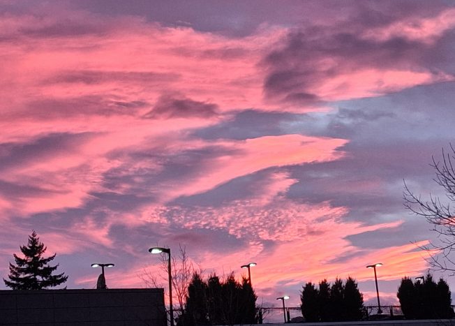 WEST SEATTLE WEATHER: Pastel sunset, at start of warmer week