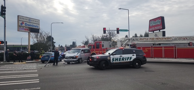 TRAFFIC ALERT UPDATE: Crash at 17th and Roxbury