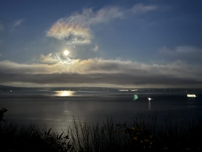 Barton paving-project meeting, lunar eclipse, more for your West Seattle Monday