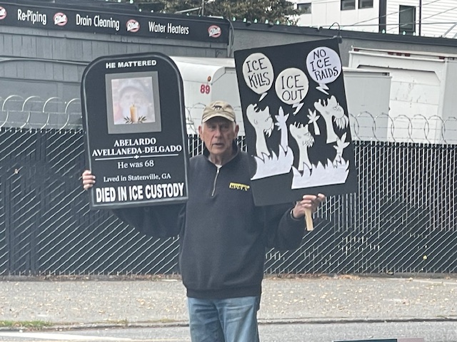 HAPPENING NOW: West Seattle Indivisible’s anti-ICE protest, hours after local incident