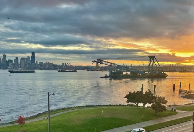 SEEN ON ELLIOTT BAY: Pacific Titan on the move