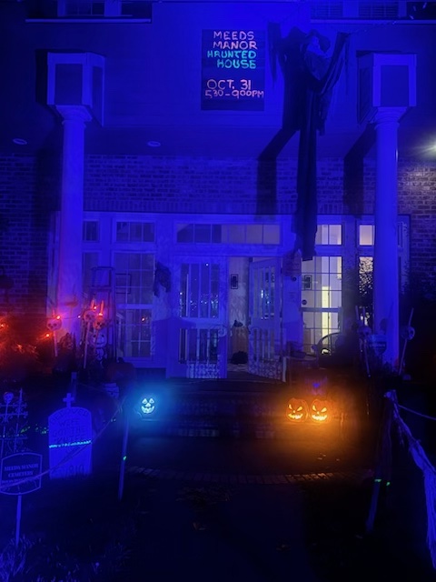 WEST SEATTLE HALLOWEEN: Meeds Manor returns to haunt you